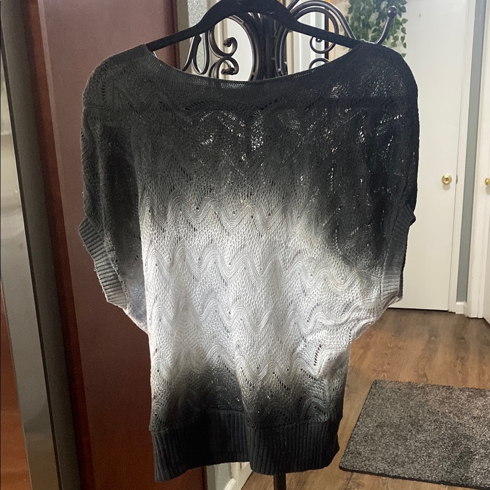 Gradient Black and Gray Women's short sleeve Sweater
